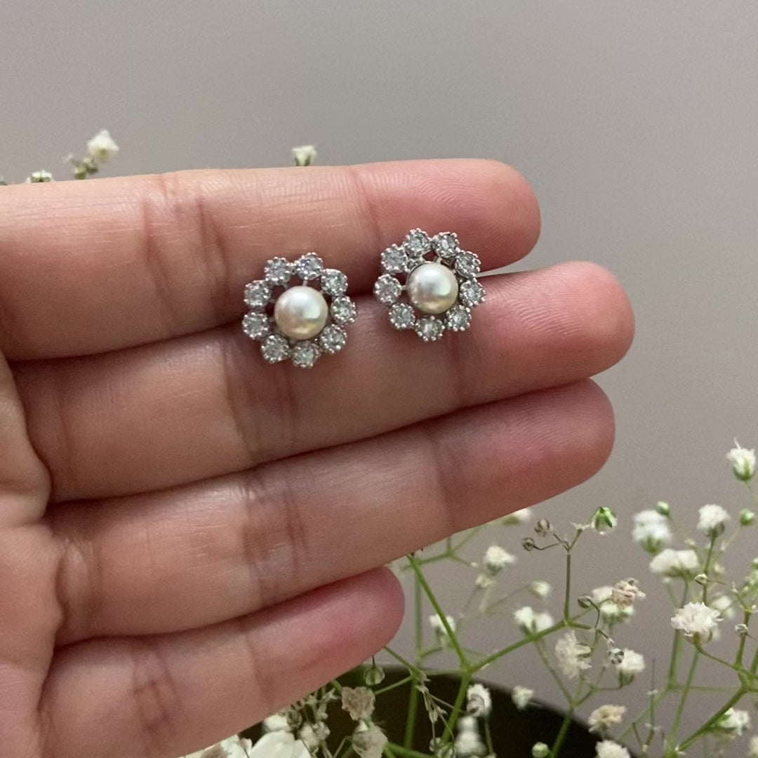 daisy-delight-diamond-embellished-pearl-stud
